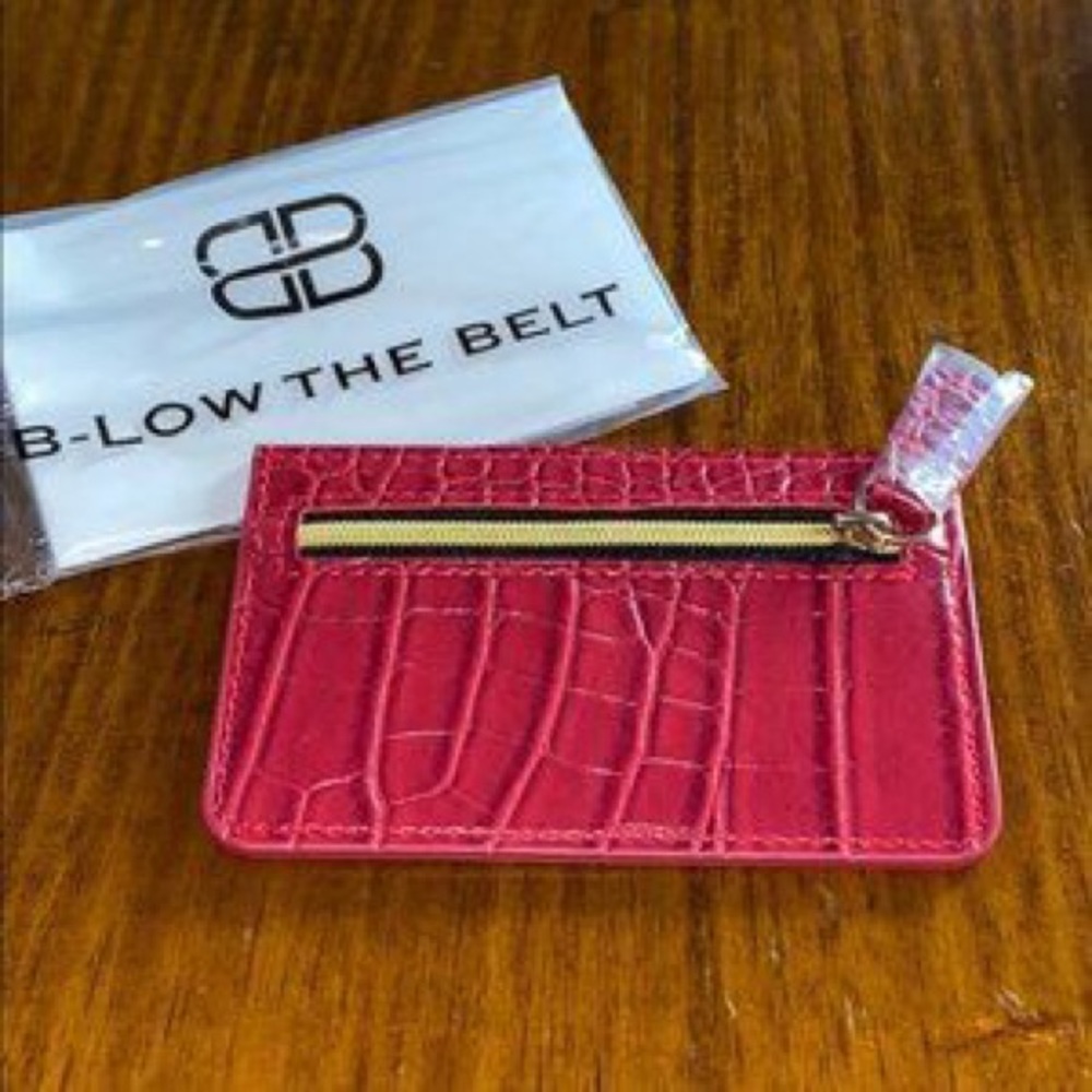 ❤️ B-LOW THE BELT | Croc Card Case🥰